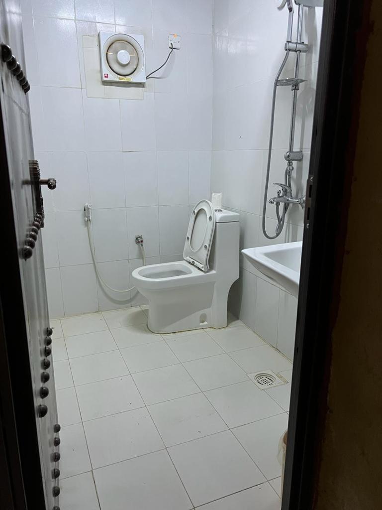 Mall Aldakhil House Al Ḩamrāʼ المظهر الخارجي الصورة